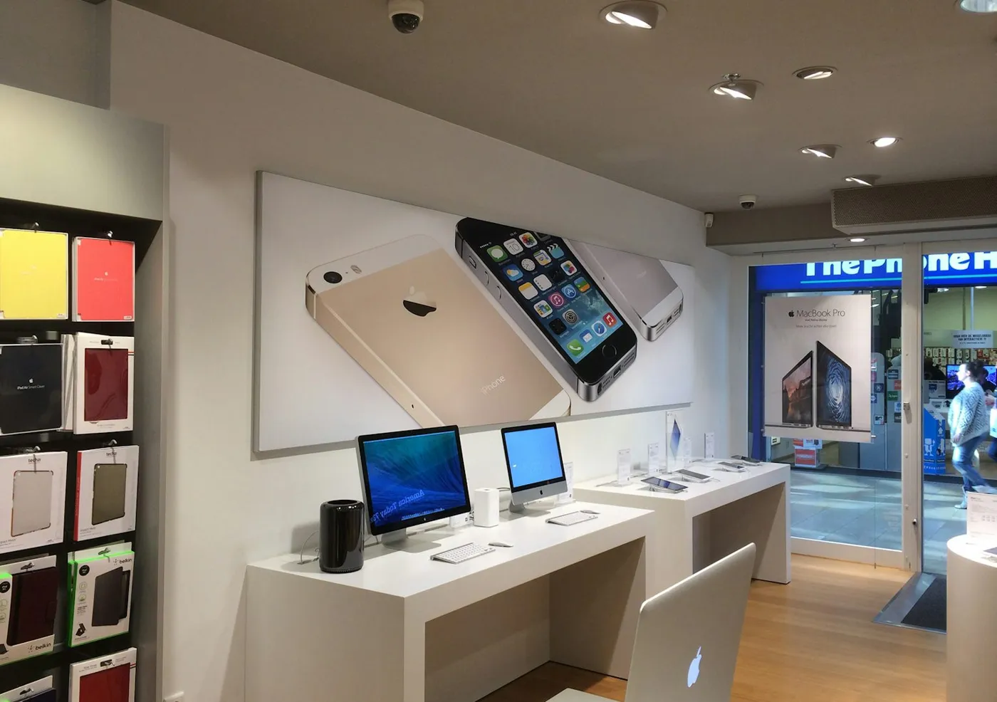 T-Flex 23/1 — Wall-mounted fabric frame